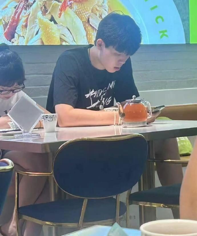 白貌美的小